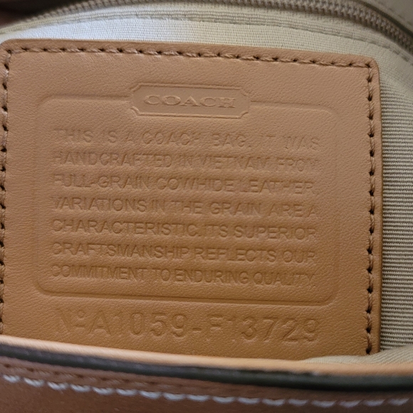 BNWT Coach #F13729 Soho White/Camel Leather Pleated Flap Bag - Picture 5 of 8